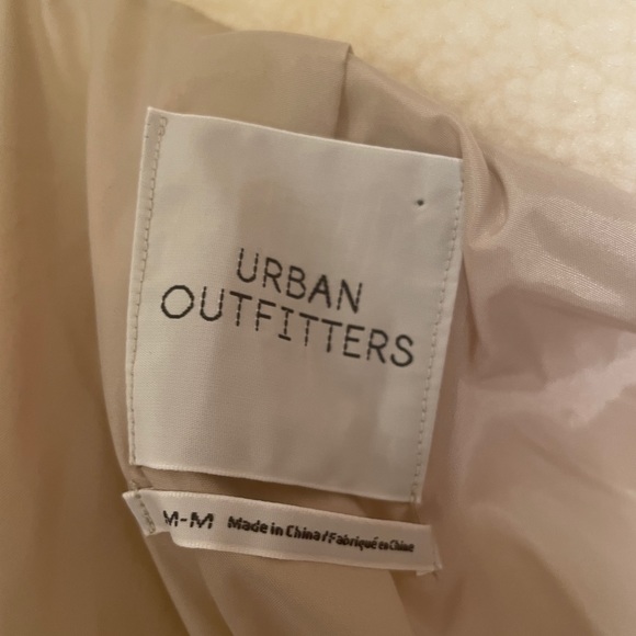 URBAN OUTFITTERS - NWOT Wool Like Jacket with Front Zipper Closure, Size Small - Picture 7 of 9